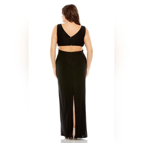 NWT Mac DuggalPlus Size Sleeveless V-Neck Cutout Back Gown - BLACK - Picture 4 of 7